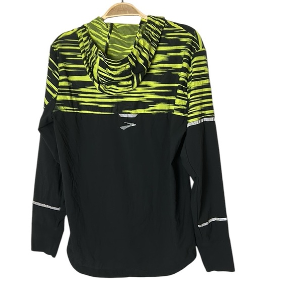 Brooks nightlife running jacket,men S. Packable utility,windbreaker,sporty EC - Picture 4 of 14